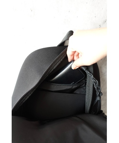 TRUNC（トランクエイティーエイト）の「Drowcord Back Pack / ドローコードバックパック（バックパック/リュック・レディース・ブラック・FREE）」の3枚目の写真
