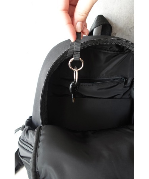 TRUNC（トランクエイティーエイト）の「Drowcord Back Pack / ドローコードバックパック（バックパック/リュック・レディース・ブラック・FREE）」の4枚目の写真