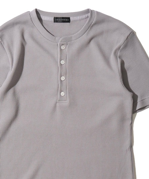 TETE HOMME(テットオム)の「展開店舗限定 サーマル ヘンリーネックショートスリーブTシャツ(Tシャツ/カットソー・メンズ・ホワイト/ブラック/ネイビー/グレー・MEDIUM/X-LARGE/LARGE)」の3枚目の写真