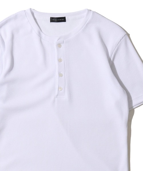TETE HOMME(テットオム)の「展開店舗限定 サーマル ヘンリーネックショートスリーブTシャツ(Tシャツ/カットソー・メンズ・ホワイト/ブラック/ネイビー/グレー・MEDIUM/X-LARGE/LARGE)」の1枚目の写真