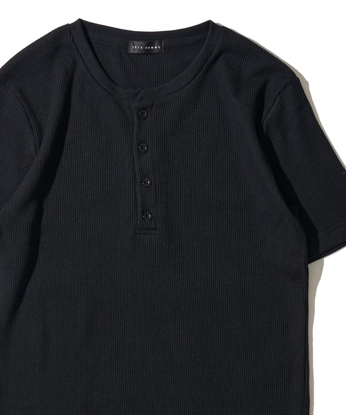 TETE HOMME(テットオム)の「展開店舗限定 サーマル ヘンリーネックショートスリーブTシャツ(Tシャツ/カットソー・メンズ・ホワイト/ブラック/ネイビー/グレー・MEDIUM/X-LARGE/LARGE)」の2枚目の写真