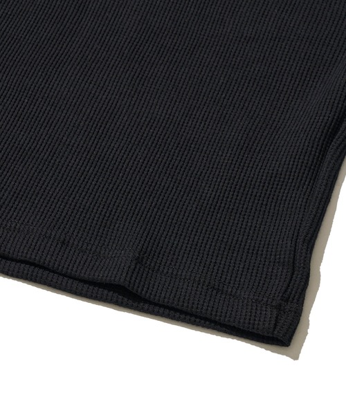 TETE HOMME(テットオム)の「展開店舗限定 サーマル ヘンリーネックショートスリーブTシャツ(Tシャツ/カットソー・メンズ・ホワイト/ブラック/ネイビー/グレー・MEDIUM/X-LARGE/LARGE)」の8枚目の写真