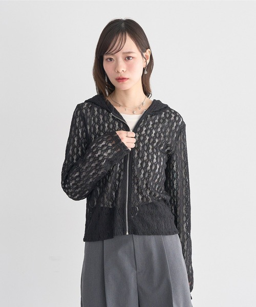 earth music&ecology(アースミュージックアンドエコロジー)の「レースパーカー(パーカー・レディース・ブラック/アイボリー・FREE)」の3枚目の写真