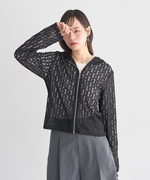 earth music&ecology(アースミュージックアンドエコロジー)の「レースパーカー(パーカー・レディース・ブラック/アイボリー・FREE)」の4枚目の写真