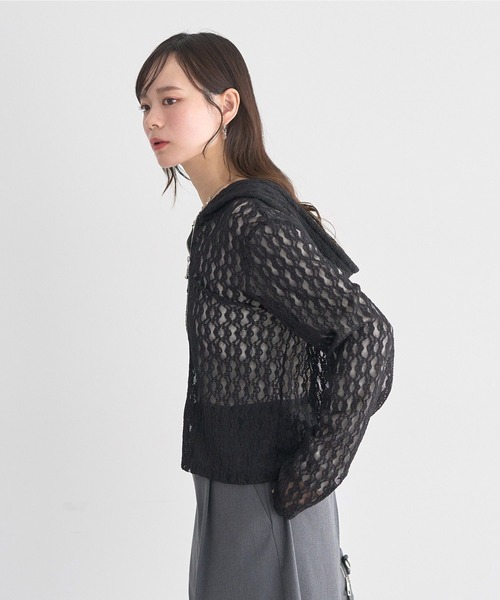 earth music&ecology(アースミュージックアンドエコロジー)の「レースパーカー(パーカー・レディース・ブラック/アイボリー・FREE)」の5枚目の写真