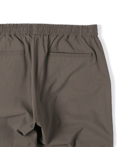 The DUFFER of ST.GEORGE（ザダファーオブセントジョージ）の「SUPER STRETCH TAPERED EASY PANTS：セットアップ対応 スーパーストレッチ テーパードイージーパンツ（スラックス・メンズ・ブラック/ブラウン/ネイビー・MEDIUM/LARGE/X-LARGE）」の19枚目の写真