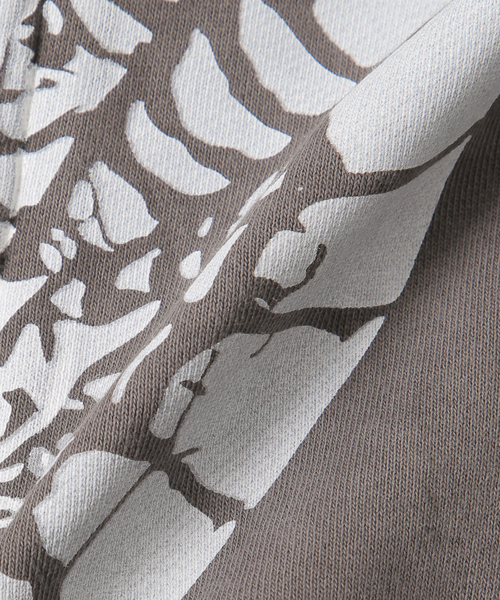 JOINT WORKS(ジョイントワークス)の「Little Willow / リトルウィロー 別注 HEART SPIDER ZIP HOODIE(パーカー・メンズ・カーキ/ブラック・MEDIUM/SMALL)」の11枚目の写真