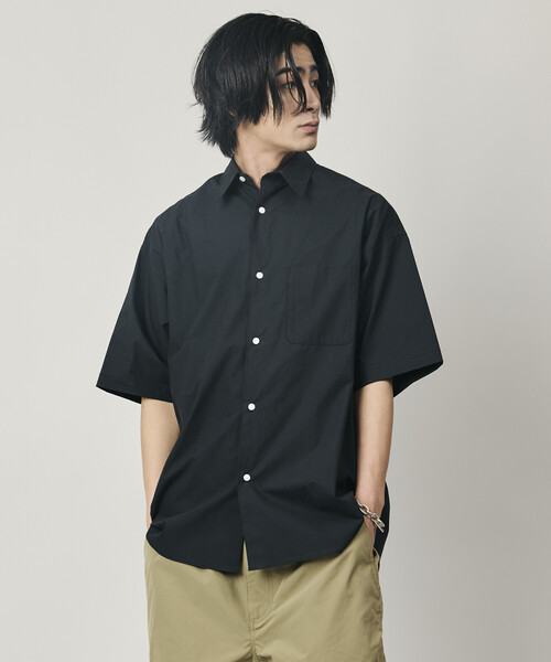 FREAK'S STORE(フリークスストア)の「限定展開 Relax Fit リラックスフィット ショートスリーブ レギュラーカラーシャツ(シャツ/ブラウス・メンズ・ベージュ/ブラック/オフホワイト/サックスブルー/ブルー系その他/チャコールグレー/ホワイト・MEDIUM/SMALL/LARGE)」の4枚目の写真