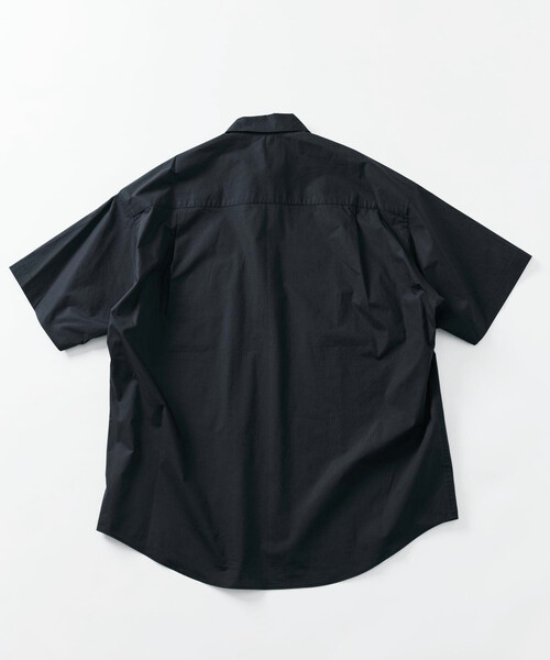 FREAK'S STORE(フリークスストア)の「限定展開 Relax Fit リラックスフィット ショートスリーブ レギュラーカラーシャツ(シャツ/ブラウス・メンズ・ベージュ/ブラック/オフホワイト/サックスブルー/ブルー系その他/チャコールグレー/ホワイト・MEDIUM/SMALL/LARGE)」の8枚目の写真