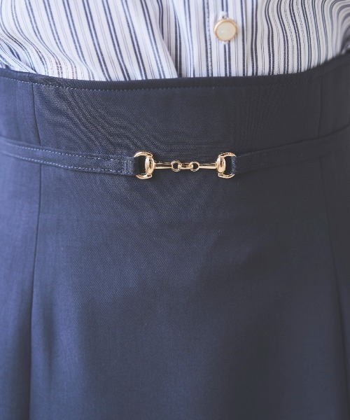 SWINGLE(スウィングル)の「【3/5(Thu)発売】日本製ビットベルト付きマーメイドスカート(スカート・レディース・ネイビー/ブラック/ライトベージュ・SMALL/MEDIUM)」の5枚目の写真