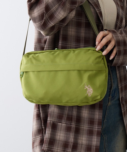U.S. POLO ASSN.(ユーエスポロアッスン)の「【U.S. POLO ASSN.】スクエアショルダーバック USPA-2737(ショルダーバッグ・レディース・オフホワイト/ブルー/グレー/ブラック/ピンク/グリーン/レッド/ベージュ/イエロー/ネイビー・FREE)」の5枚目の写真