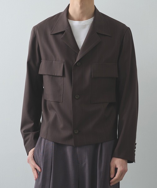 UJOH(ウジョー)の「【UJOH HOMME/ウジョー】Ulster Collar Short JKT / 2/72 ウールトロピンストライプ / M732-J55-102(ブルゾン・メンズ・グレー/ブラウン・4/5)」の1枚目の写真