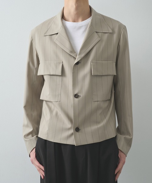 UJOH(ウジョー)の「【UJOH HOMME/ウジョー】Ulster Collar Short JKT / 2/72 ウールトロピンストライプ / M732-J55-102(ブルゾン・メンズ・グレー/ブラウン・4/5)」の2枚目の写真