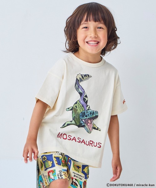 MARKEY'S(マーキーズ)の「【Miracle-kun】別注ミラクルザウルス プリントTee(Tシャツ/カットソー・キッズ・チャコール/オフホワイト/ブラウン・100/130/120/110/95/90/80/150/140)」の1枚目の写真