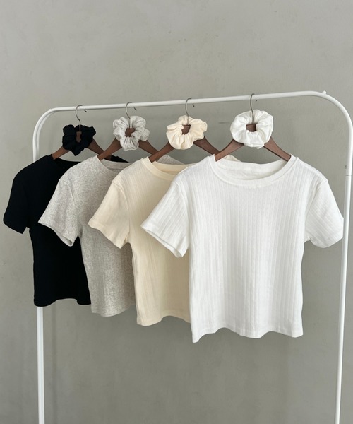 MYMOOD.(マイムード)の「シュシュ付きクロップドトップス 半袖クロップドトップスシュシュ2点SET(Tシャツ/カットソー・レディース・ブラック/ライトグレー/ホワイト/アイボリー・FREE)」の1枚目の写真