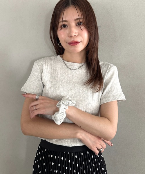 MYMOOD.(マイムード)の「シュシュ付きクロップドトップス 半袖クロップドトップスシュシュ2点SET(Tシャツ/カットソー・レディース・ブラック/ライトグレー/ホワイト/アイボリー・FREE)」の2枚目の写真