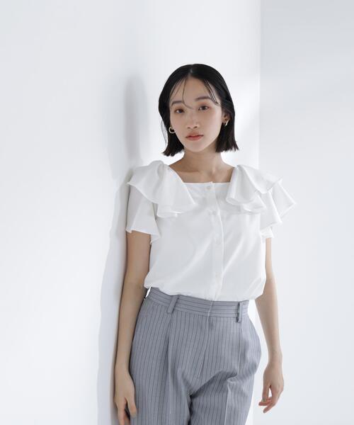 NATURAL BEAUTY BASIC（ナチュラルビューティーベーシック）の「スクエアネックフリルブラウス（シャツ/ブラウス・レディース・ネイビー/ピンク/オフホワイト・ﾌﾘ-）」の11枚目の写真