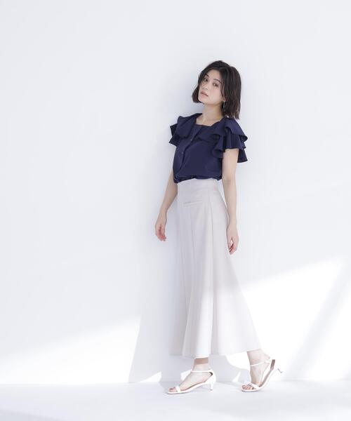 NATURAL BEAUTY BASIC（ナチュラルビューティーベーシック）の「スクエアネックフリルブラウス（シャツ/ブラウス・レディース・ネイビー/ピンク/オフホワイト・ﾌﾘ-）」の7枚目の写真