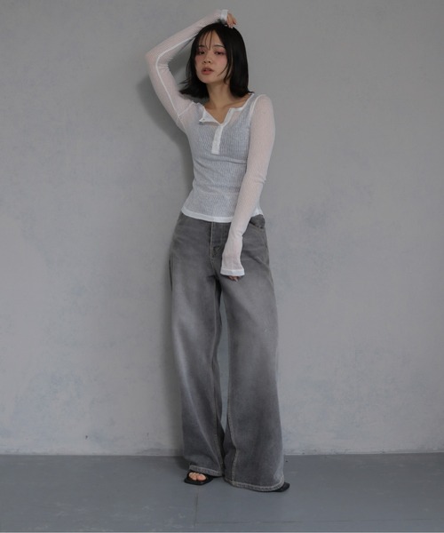 cheriella(シェリエラ)の「【cheriella】シアーリブヘンリーネックトップス SHEER RIB HENLEY NECK TOP(Tシャツ/カットソー・レディース・オフホワイト/ブラック/グレー・FREE)」の15枚目の写真