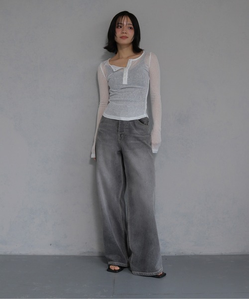 cheriella(シェリエラ)の「【cheriella】シアーリブヘンリーネックトップス SHEER RIB HENLEY NECK TOP(Tシャツ/カットソー・レディース・オフホワイト/ブラック/グレー・FREE)」の18枚目の写真