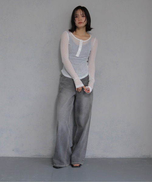 cheriella(シェリエラ)の「【cheriella】シアーリブヘンリーネックトップス SHEER RIB HENLEY NECK TOP(Tシャツ/カットソー・レディース・オフホワイト/ブラック/グレー・FREE)」の7枚目の写真