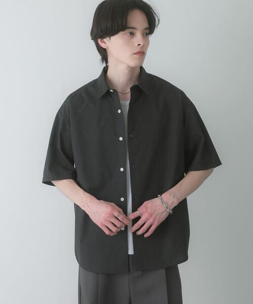 SENSE OF PLACE by URBAN RESEARCH(センスオブプレイスバイアーバンリサーチ)の「『イージーケア/速乾/接触冷感』コンフォートレギュラーカラーショートスリーブシャツ(シャツ/ブラウス・メンズ・ライトブルー/チャコールグレー/イエロー/ベージュ・LARGE/SMALL/MEDIUM)」の8枚目の写真