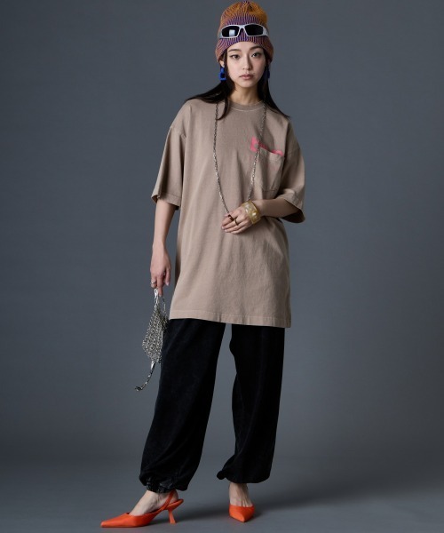 GEVS.(ジェイヴィス)の「綿100%ロゴプリントチュニックTシャツ<大きいサイズ有>GEVS.(その他トップス・レディース・オフホワイト/ブラック/ベージュ・M/L/LL/3L/4L/5L)」の19枚目の写真