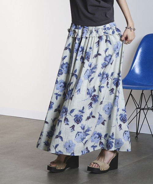 ROSE BUD（ローズバッド）の「ROSE PRINT GATHERED SKIRT（スカート・レディース・オフホワイト/ダークオリーブ・ONE SIZE）」の4枚目の写真