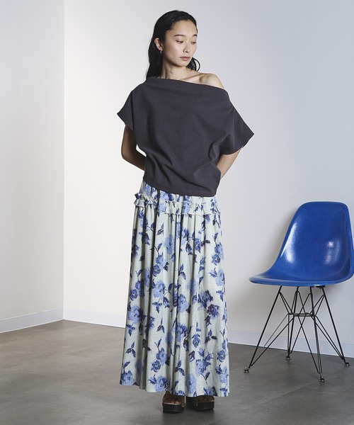 ROSE BUD（ローズバッド）の「ROSE PRINT GATHERED SKIRT（スカート・レディース・オフホワイト/ダークオリーブ・ONE SIZE）」の6枚目の写真