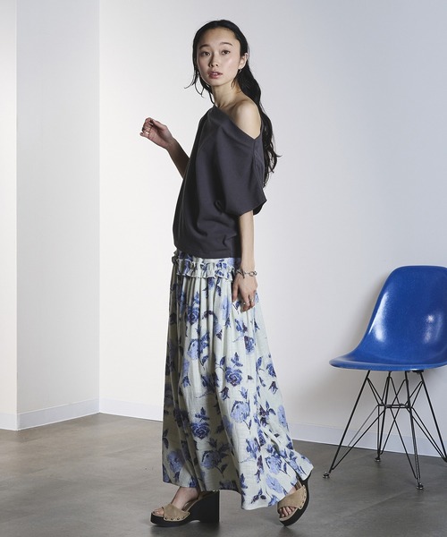 ROSE BUD（ローズバッド）の「ROSE PRINT GATHERED SKIRT（スカート・レディース・オフホワイト/ダークオリーブ・ONE SIZE）」の7枚目の写真