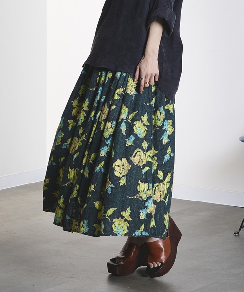 ROSE BUD（ローズバッド）の「ROSE PRINT GATHERED SKIRT（スカート・レディース・オフホワイト/ダークオリーブ・ONE SIZE）」の11枚目の写真