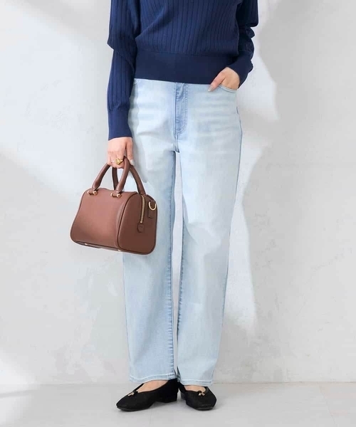 a.v.v（アーヴェヴェ）の「サマーストレッチデニムストレートパンツ（その他パンツ・レディース・ライトグレー/ブルー/ダークインディゴブルー・38/36/34/40/42）」の3枚目の写真