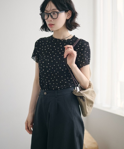 LAULEN(ローレン)の「little dot shirring tops /リトルドットシャーリングトップス(Tシャツ/カットソー・レディース・ブラック/オートミール・FREE)」の3枚目の写真