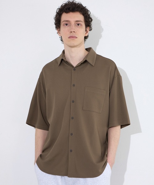 coca（coca）（コカ）の「【WEB限定セール】ライトエンボス半袖シャツ（シャツ/ブラウス・メンズ・ブラウン/ブラック・XL/L/M）」の2枚目の写真