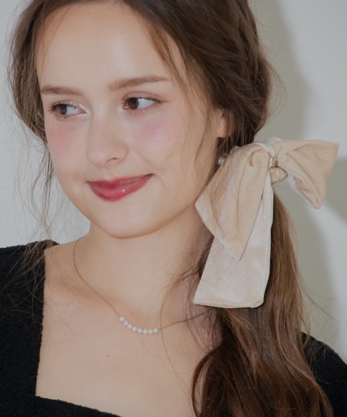JUMELLE(ジュメロ)の「ベルベットリボンシュシュ(シュシュ・レディース・ベージュ/ブラック・FREE)」の11枚目の写真