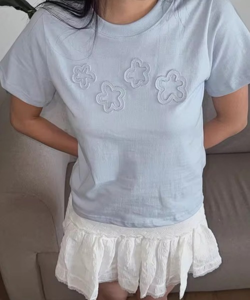 ammy.(エイミードット)の「【 ammy. / エイミードット 】 フラワー パッチ デザイン Tシャツ(Tシャツ/カットソー・レディース・イエロー/ブルー/チャコールグレー・FREE)」の6枚目の写真