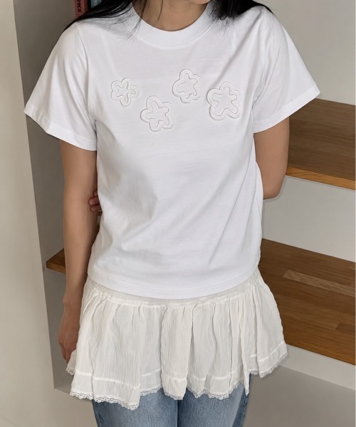 ammy.(エイミードット)の「【 ammy. / エイミードット 】 フラワー パッチ デザイン Tシャツ(Tシャツ/カットソー・レディース・イエロー/ブルー/チャコールグレー・FREE)」の5枚目の写真