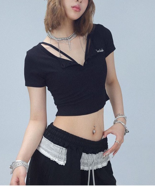 &soiree(アンドソワレ)の「ヘンリーネックワンポイントロゴチビT(Tシャツ/カットソー・レディース・杢グレー/ブラック・X-LARGE/LARGE/MEDIUM/SMALL)」の1枚目の写真