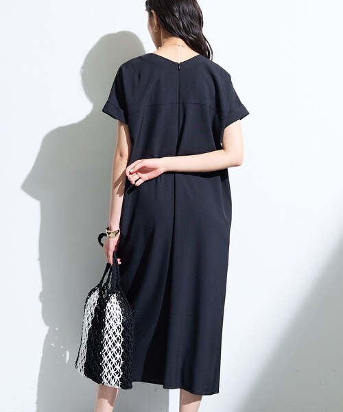 INDIVI(インディヴィ)の「【華奢見え】ベルト付きナローワンピース(ワンピース・レディース・ダークオリーブ/ブラック/レンガ・38/40/36/13/05/15 /19)」の5枚目の写真