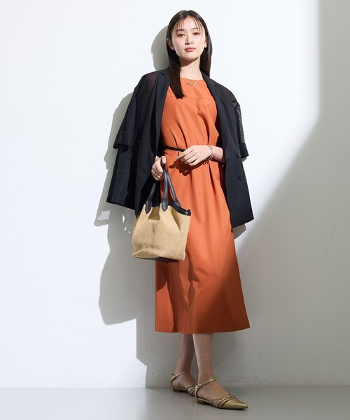 INDIVI(インディヴィ)の「【華奢見え】ベルト付きナローワンピース(ワンピース・レディース・ダークオリーブ/ブラック/レンガ・38/40/36/13/05/15 /19)」の16枚目の写真