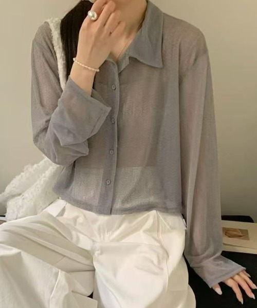 COCOMOMO(ココモモ)の「ソフトな透け感 シアーニットシャツ ショートトップス シアーニット シャツカーディガン サマーニット 長袖 シアー ニット レイヤード 冷房対策 日焼け対策 UV対策 春服 夏服(シャツ/ブラウス・レディース・ホワイト/ライトグレー/ダークグレー/ブラック・FREE)」の4枚目の写真