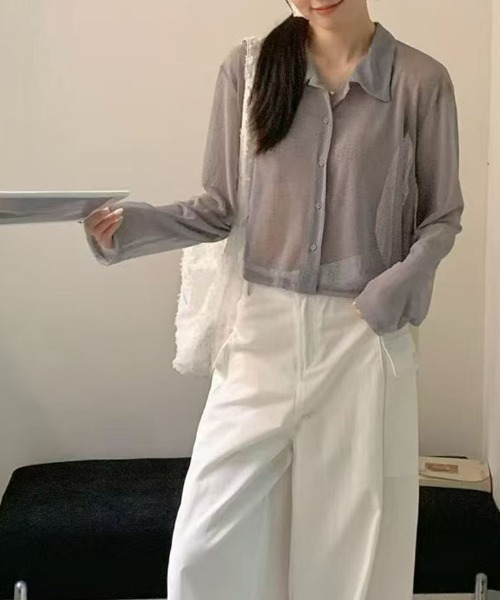 COCOMOMO(ココモモ)の「ソフトな透け感 シアーニットシャツ ショートトップス シアーニット シャツカーディガン サマーニット 長袖 シアー ニット レイヤード 冷房対策 日焼け対策 UV対策 春服 夏服(シャツ/ブラウス・レディース・ホワイト/ライトグレー/ダークグレー/ブラック・FREE)」の11枚目の写真