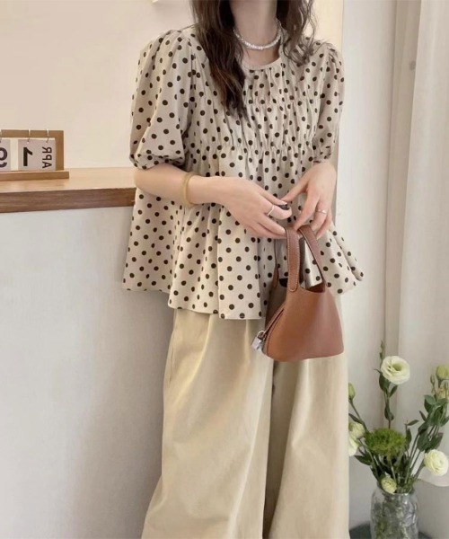 Flugge(フラッジー)の「ドットギャザーブラウス(シャツ/ブラウス・レディース・アイボリー・MEDIUM/LARGE)」の2枚目の写真