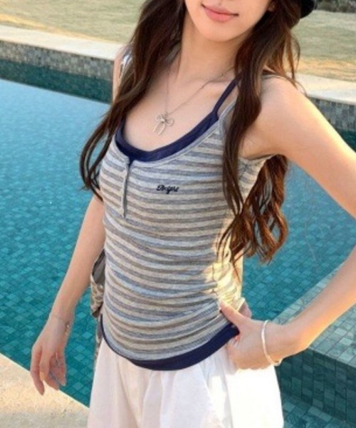 AVYL(アヴィル)の「マルチボーダーヘンリーネックキャミソール(タンクトップ・レディース・グレー・M)」の9枚目の写真