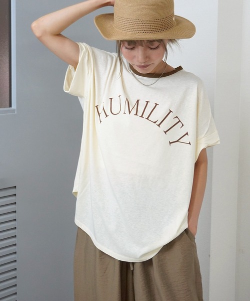 gossara(ゴサラ)の「【デイリー使いにぴったり】ネック配色ロゴT(Tシャツ/カットソー・レディース・チャコールグレー/オフホワイト/ベージュ・FREE)」の1枚目の写真