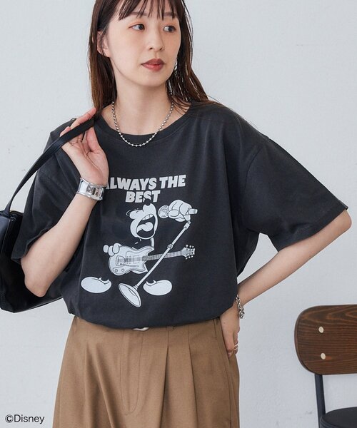 DISCOAT(ディスコート)の「【Enlude】DisneyフロッキーロゴTシャツ《ユニセックス》(Tシャツ/カットソー・レディース・ライトベージュ/オフホワイト/チャコールグレー・FREE)」の6枚目の写真
