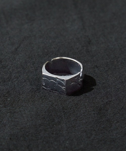gifthand(ギフトハンド)の「【gifthand/ギフトハンド】Sv signet s ring(smoke)(リング・メンズ・ブラック・19号/17号)」の1枚目の写真