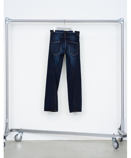 NVRFRGT(ネヴァーフォーゲット)の「3D TWISTED JEANS(デニムパンツ・メンズ・インディゴブルー・2/1)」の5枚目の写真