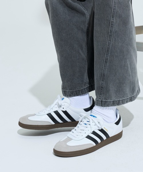 adidas(アディダス)の「サンバ OG / SAMBA OG / アディダスオリジナルス adidas Originals スニーカー(スニーカー・レディース・ホワイト×ブラック・23.0cm/22.5cm/22.0cm/24.5cm/25.0cm/26.0cm/25.5cm/30.0cm/29.5cm/30.5cm/31cm/32cm/31.5cm/24.0cm/23.5cm/29.0cm/28.5cm/27.0cm/26.5cm/27.5cm/28.0cm)」の3枚目の写真