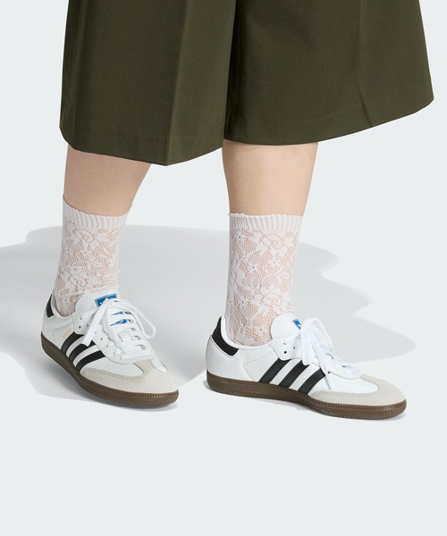 adidas（アディダス）の「サンバ OG / SAMBA OG / アディダスオリジナルス adidas Originals スニーカー（スニーカー・レディース・ホワイト×ブラック・23.0cm/22.5cm/22.0cm/24.5cm/25.0cm/26.0cm/25.5cm/30.0cm/29.5cm/30.5cm/31cm/32cm/31.5cm/24.0cm/23.5cm/29.0cm/28.5cm/27.0cm/26.5cm/27.5cm/28.0cm）」の17枚目の写真